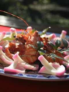 おせちに✿蒲鉾で鶴の飾り切り-レシピのメイン写真