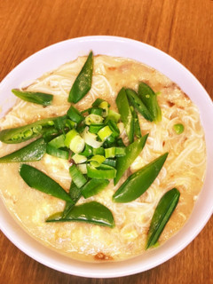 とろろかき玉温麺のスナップエンドウのせ-レシピのメイン写真