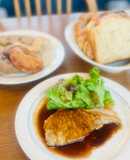 バルサミコと赤ワインの豚肩ロースステーキ