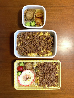中学生野球弁当02|鶏そぼろ丼-レシピのメイン写真