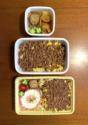 中学生野球弁当02｜鶏そぼろ丼-レシピのメイン写真