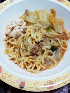 丸ちゃん製麺担々麺で鍋と麺のもんじゃ焼き-レシピのメイン写真