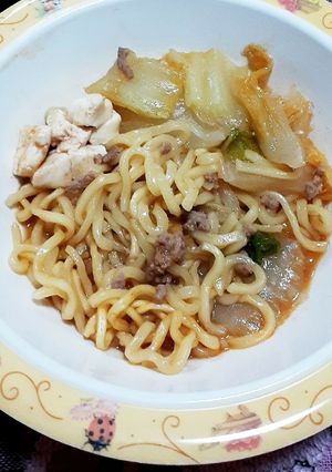 丸ちゃん製麺担々麺で鍋と麺のもんじゃ焼き-レシピのメイン写真