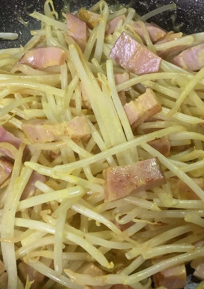 もやしと原形ベーコンのマヨカレー炒め-レシピのメイン写真