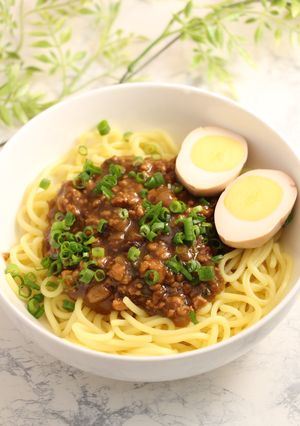 簡単！汁なし坦々麺　ガパオリメイク-レシピのメイン写真