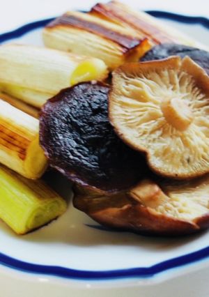 フライパンで！焼きネギと焼きしいたけ-レシピのメイン写真
