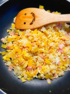 子供も大好き!たくあんのパラパラ炒飯-レシピのメイン写真