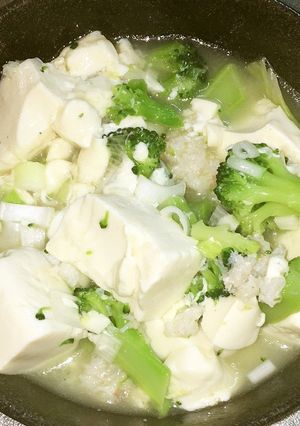 カニと豆腐とブロッコリーの塩煮込み-レシピのメイン写真