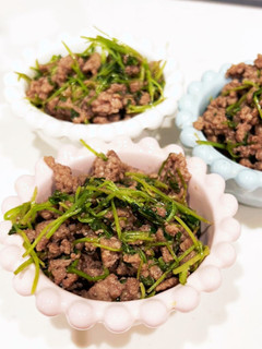 簡単一品。豆苗とお肉の炒め物。-レシピのメイン写真