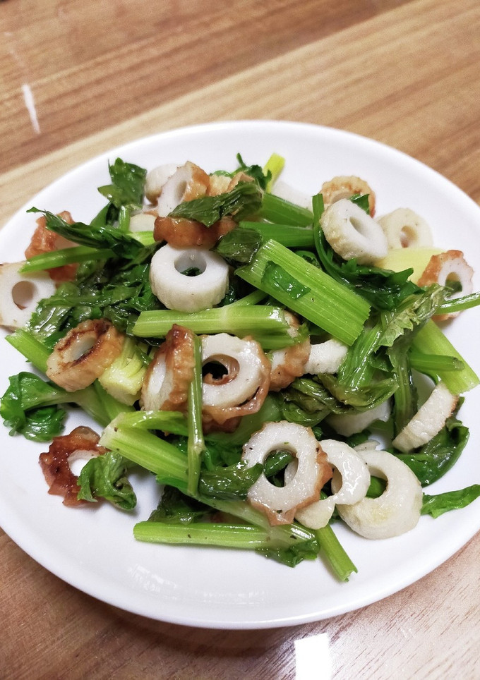 簡単！セロリとちくわのごま油炒め-レシピのメイン写真