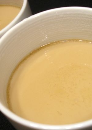 材料３つ！全卵でなめらか黒糖プリン-レシピのメイン写真