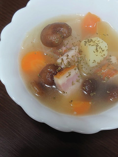 ベーコンとベビーしいたけのスープ-レシピのメイン写真