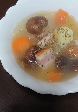 ベーコンとベビーしいたけのスープ-レシピのメイン写真