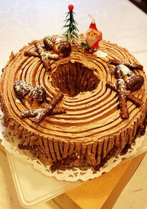 シフォンケーキでノエル風クリスマスケーキ-レシピのメイン写真