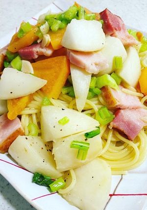 【米久】原形ベーコンと柿とカブのパスタ-レシピのメイン写真