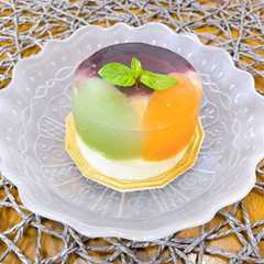 A picture of 介護食　キラキラフルーツのチーズケーキ.