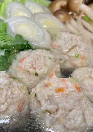 野菜たっぷり☆アツアツ美味な鶏つみれ鍋-レシピのメイン写真