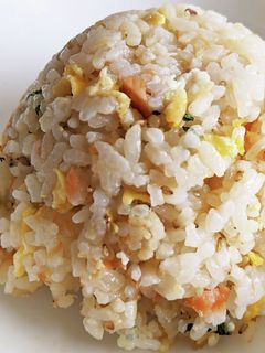 冷蔵庫にあるもので★鮭チャーハン-レシピのメイン写真