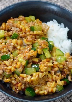 カルットパン　肉味噌納豆きゅうり丼-レシピのメイン写真
