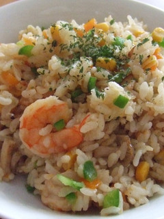 炊飯器でラクラク♪エビピラフ-レシピのメイン写真