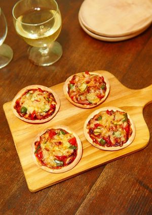 簡単お手軽★ハーブ香る♪餃子の皮でピザ-レシピのメイン写真