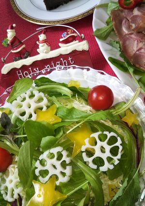 レンコンを雪の結晶の形にして野菜サラダに-レシピのメイン写真