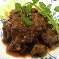 รูปของ 牛肉の赤ワイン煮☆ビーフシチュー