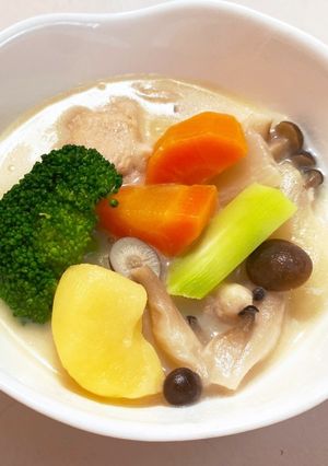水から煮込む☆鶏も野菜も柔らか旨シチュー-レシピのメイン写真
