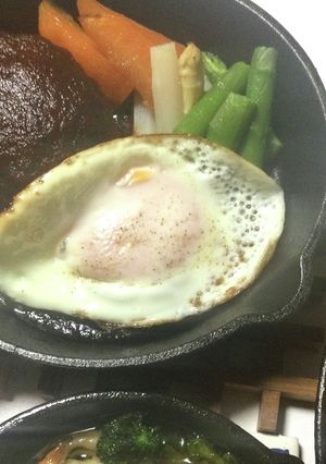 スキレットで煮込みハンバーグ-レシピのメイン写真