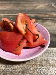 時短!塩昆布とトマトのさっぱり白だし和え-レシピのメイン写真