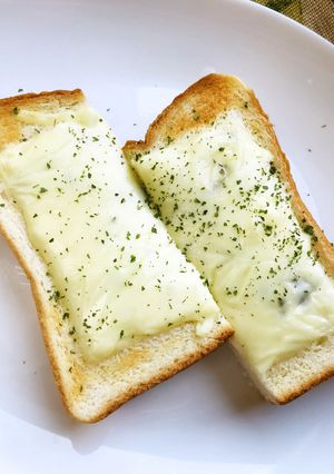 モーニング●とろけるWチーズのトースト-レシピのメイン写真