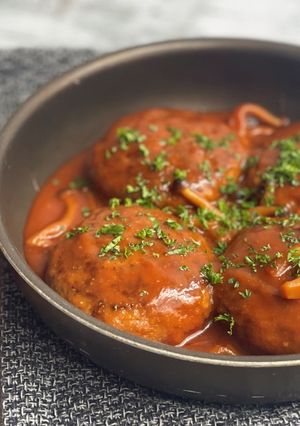 ふっくら濃厚♪煮込みハンバーグ-レシピのメイン写真