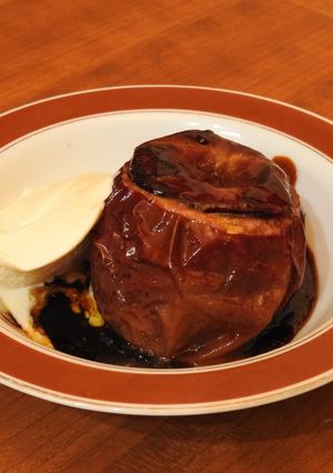 焼きリンゴ～ほろ苦カラメルとアイス添え-レシピのメイン写真