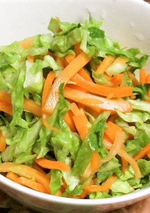 一年中活躍、キャベツと人参の昆布茶もみ-レシピのメイン写真