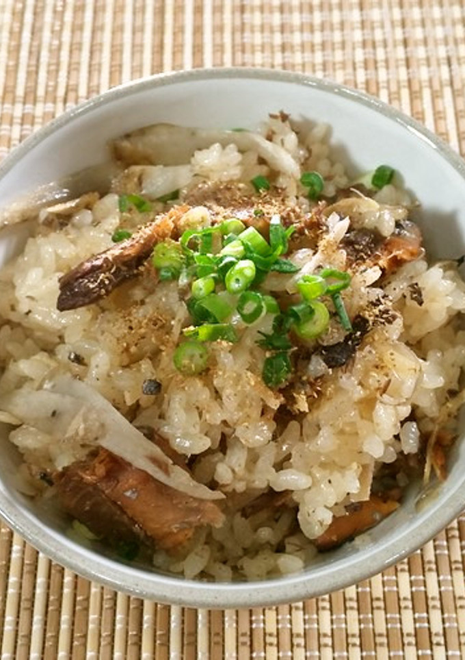 さんまのかば焼きとごぼうの炊き込みご飯-レシピのメイン写真