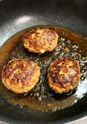 お父さんの肉汁たっぷりハンバーグ-レシピのメイン写真