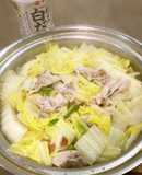 梅でさっぱり、白だしで白菜＆豚バラ肉の鍋