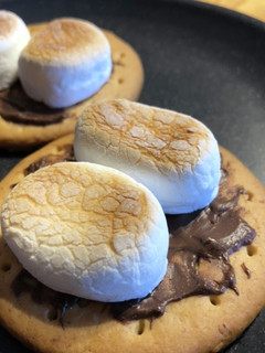 スモア風〜焼きマシュマロチョコビス-レシピのメイン写真