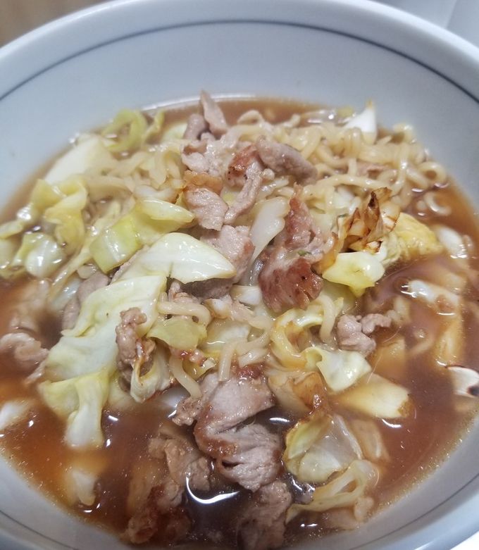 肉キャベツ炒めのせ味噌ラーメン-レシピのメイン写真