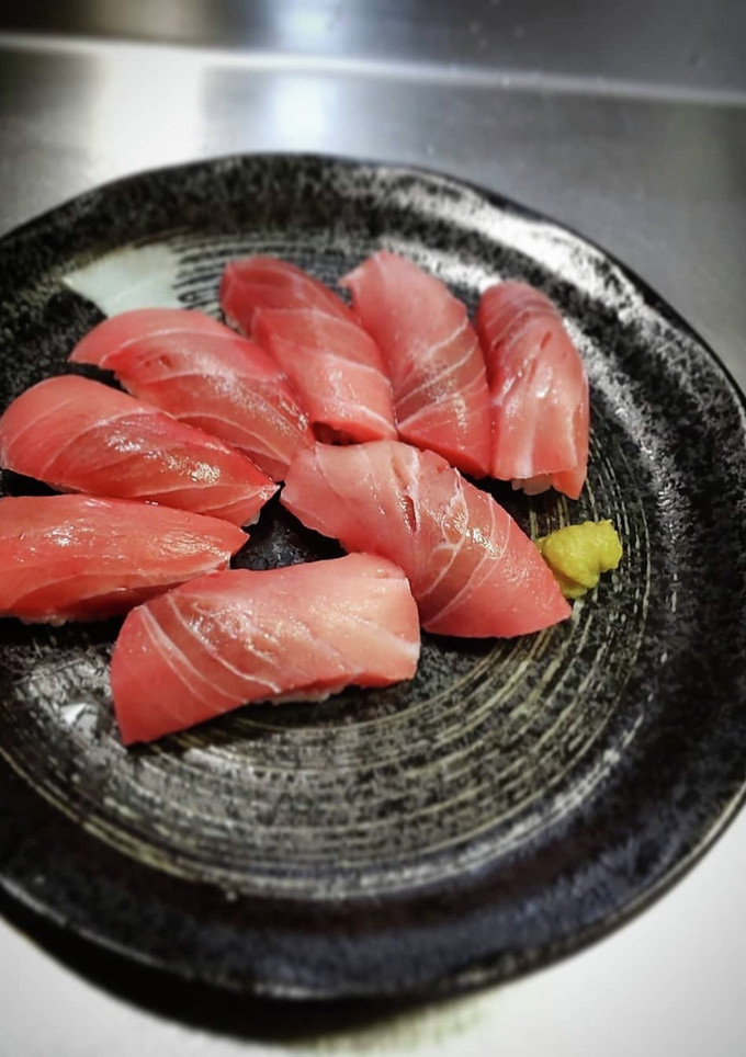 新鮮ネタで握り寿司〜❨(@≧↺≦@)❩ノ-レシピのメイン写真