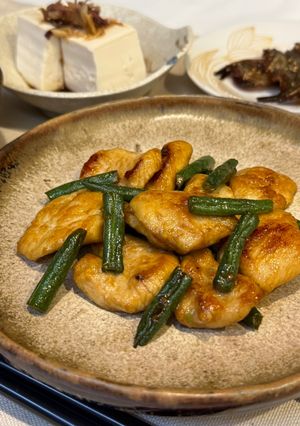 1人飯:鶏肉といんげんのガリバタ炒め-レシピのメイン写真