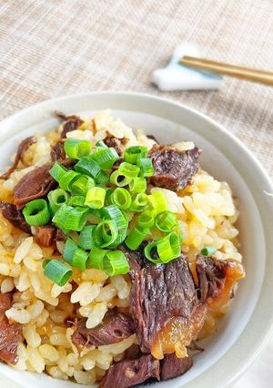 ひげ鯨大和煮で炊き込みご飯-レシピのメイン写真