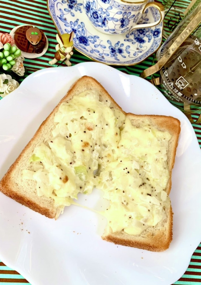 玉ねぎが主役！のマヨチーズトースト♪-レシピのメイン写真