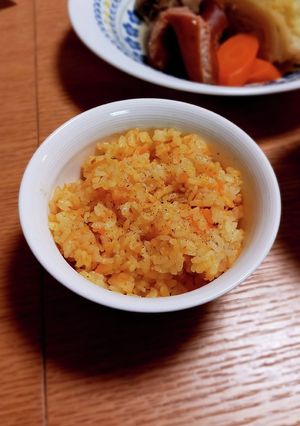 子供も大人も美味しい!人参ピラフ-レシピのメイン写真