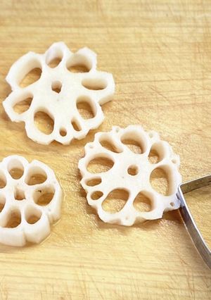 ズボラな蓮根の飾り切り　おせちに！-レシピのメイン写真