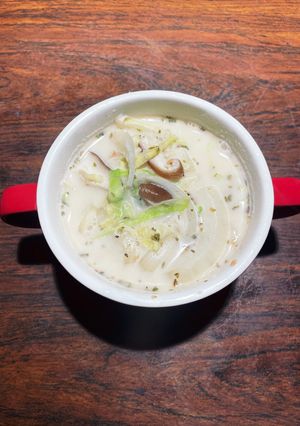鮭ときのこ根菜のニンニク入りミルクスープ-レシピのメイン写真