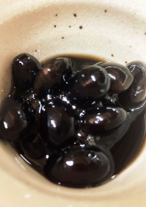簡単な黒豆煮☆煮汁は喉の痛みや咳に効果◎-レシピのメイン写真