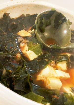 節約わかめ豆腐キムチ鍋-レシピのメイン写真