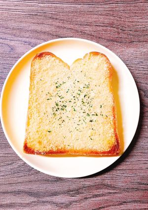 粉チーズとオリーブオイルのトースト-レシピのメイン写真