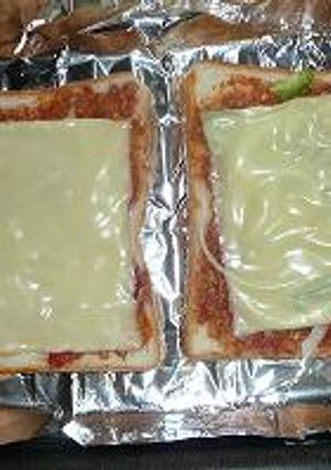 残ったミートソースDEピザトースト-レシピのメイン写真